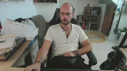 mikmik91 online show from June 25, 2026, 2:32 pm