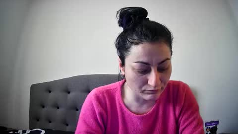 Mikyloveu online show from March 3, 2026, 3:29 pm