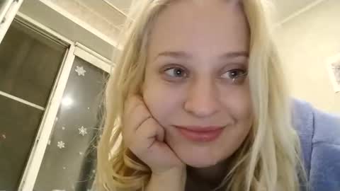 Mila 420 online show from April 18, 2026, 7:07 pm