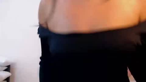 Snapshot of mila_adamss chatting on April 25, 2026, 1:41 pm mila_adamss online show from April 25, 2026, 1:41 pm