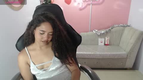 Snapshot of mila_broux_ch_ chatting on December 23, 2024, 4:06 pm MILA online show from December 23, 2024, 4:06 pm