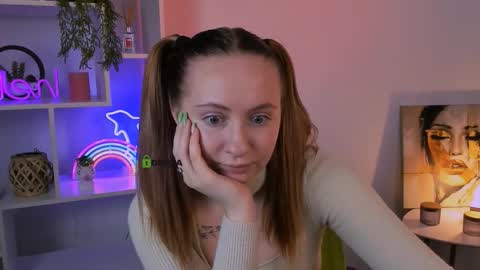 mila_glow online show from October 7, 2025, 7:22 pm