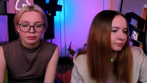 mila_glow online show from November 18, 2025, 12:09 pm