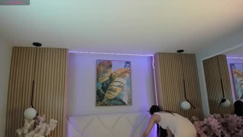 mila_hank online show from March 17, 2026, 12:08 pm