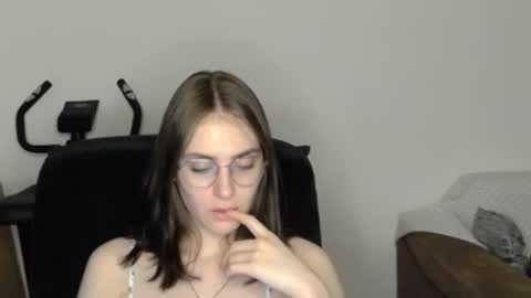 mila_keyy online show from June 24, 2026, 10:20 pm
