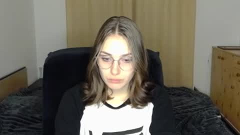 mila_keyy online show from July 24, 2026, 8:18 pm