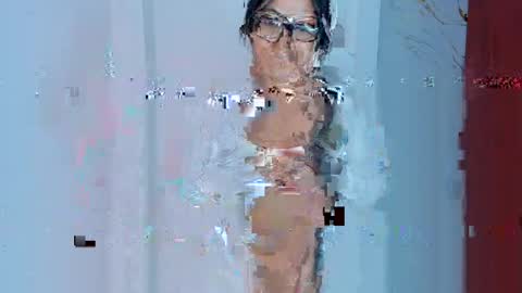 martina online show from April 17, 2026, 1:19 am