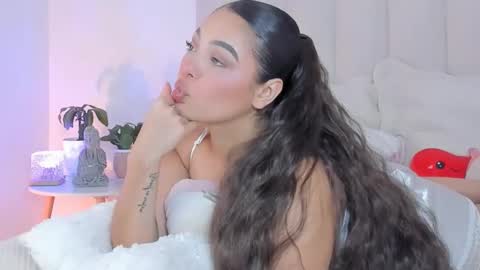 mila_stark333 online show from April 20, 2026, 4:15 am