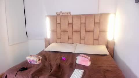 Snapshot of milaa__rosee chatting on February 20, 2026, 6:26 am Mila online show from February 20, 2026, 6:26 am