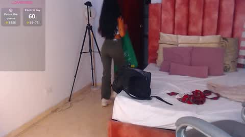 Snapshot of milaa_star chatting on October 1, 2025, 4:07 am milaa_star online show from October 1, 2025, 4:07 am