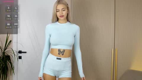 Mila and u can call me sweet bunny online show from October 17, 2025, 10:07 am