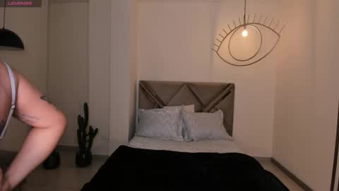 Mila online show from September 11, 2025, 2:00 am