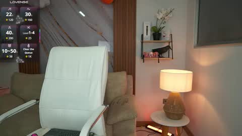 milacrave online show from October 28, 2025, 11:36 am