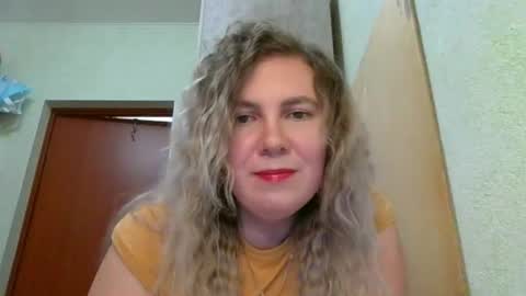 milacristalle online show from August 3, 2026, 6:33 pm