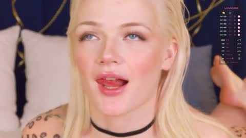 Snapshot of milademies chatting on January 4, 2025, 4:44 am Miss Cutie online show from January 4, 2025, 4:44 am