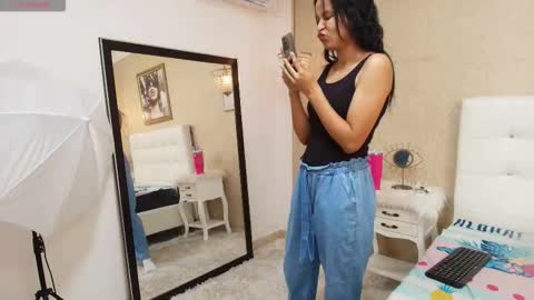 Snapshot of miladiosa chatting on January 19, 2026, 11:47 am miladiosa online show from January 19, 2026, 11:47 am