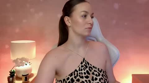 Mila Fleur online show from July 18, 2026, 3:05 pm