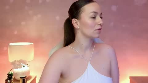 Mila Fleur online show from August 4, 2026, 3:14 pm