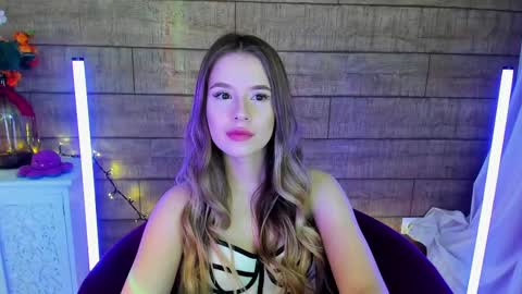 MilanaBalmain online show from March 11, 2025, 4:43 am