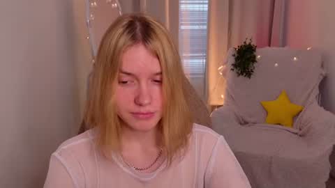 Snapshot of milanarayy chatting on July 24, 2026, 5:38 am Milaray online show from July 24, 2026, 5:38 am