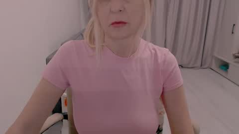 Milena online show from October 22, 2025, 2:45 am