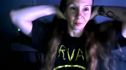 Mila online show from July 3, 2026, 5:03 am