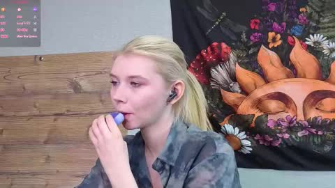 Mila online show from October 2, 2025, 3:57 am
