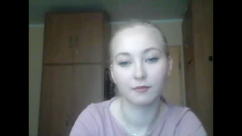 Snapshot of milena391630 chatting on February 14, 2025, 10:17 am Milena new nonude shy blonde natural online show from February 14, 2025, 10:17 am