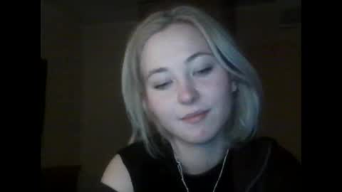 Snapshot of milena391630 chatting on February 18, 2025, 5:20 am Milena new nonude shy blonde natural online show from February 18, 2025, 5:20 am