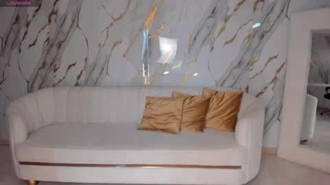 Miley Cruz  IG miley model23 online show from April 5, 2026, 5:21 pm