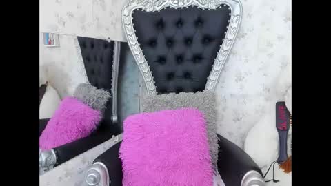 Antonella online show from December 19, 2025, 1:07 pm