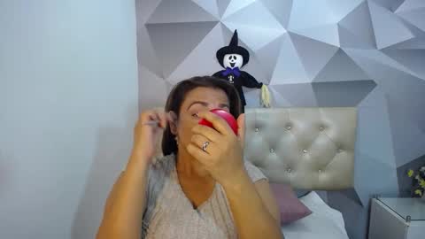 milf_hugeboobs online show from October 29, 2025, 6:31 pm