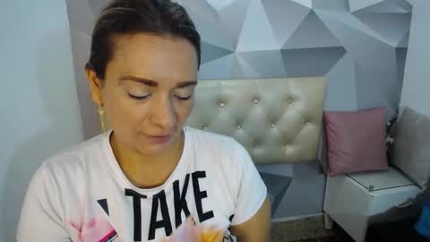 milf_hugeboobs online show from November 17, 2025, 10:43 am