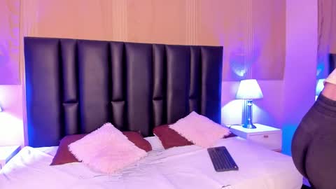 milf_meli online show from March 26, 2026, 11:05 am