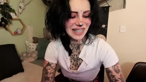 Snapshot of milf_onlyseduction chatting on May 21, 2026, 1:29 pm Isabella online show from May 21, 2026, 1:29 pm