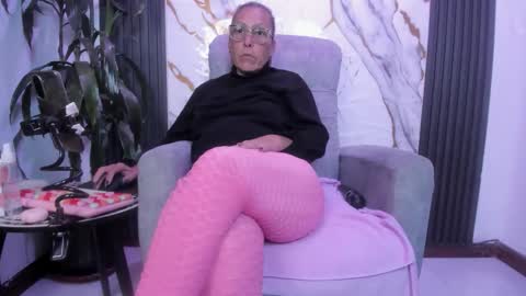  milf sikiu  online show from May 31, 2026, 11:17 pm