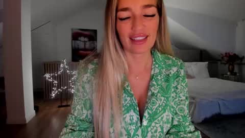 Ingrid online show from December 21, 2025, 10:17 pm