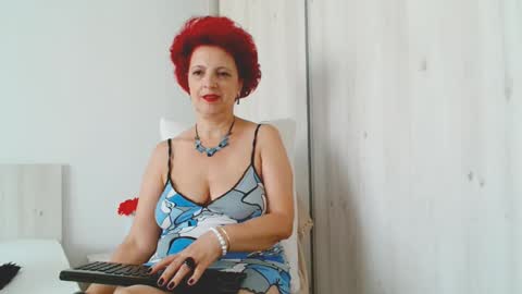 Snapshot of milffsupreme chatting on September 9, 2025, 11:21 am Milfsupreme online show from September 9, 2025, 11:21 am