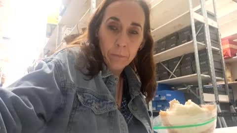 Snapshot of milfqueen831 chatting on February 17, 2025, 9:41 pm Jessica and Roger online show from February 17, 2025, 9:41 pm