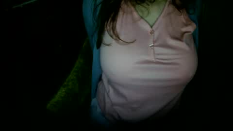 Snapshot of milfytitts chatting on May 27, 2026, 9:17 am MilfyTitts online show from May 27, 2026, 9:17 am