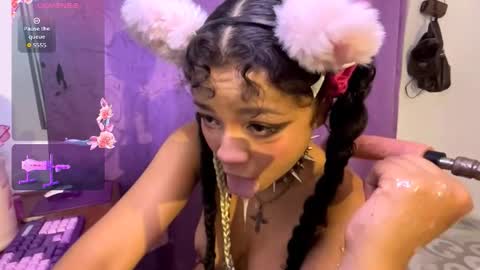 Snapshot of milikitt chatting on October 6, 2025, 5:49 am milikitt online show from October 6, 2025, 5:49 am