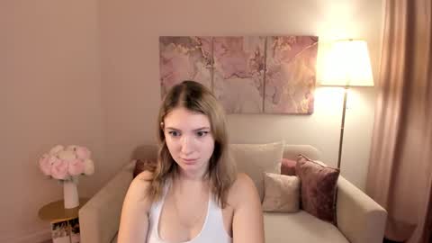 Snapshot of milinafox chatting on October 9, 2025, 1:36 am milinafox online show from October 9, 2025, 1:36 am