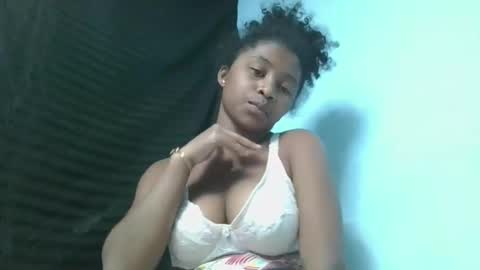 Snapshot of milinasy chatting on June 4, 2026, 5:19 pm milinasy online show from June 4, 2026, 5:19 pm