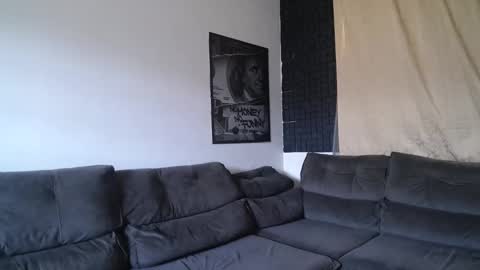 milioncouple online show from April 4, 2026, 4:59 pm