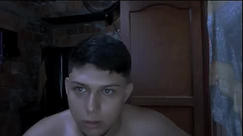 Snapshot of milk_boy25 chatting on October 23, 2025, 9:46 pm milk_boy25 online show from October 23, 2025, 9:46 pm