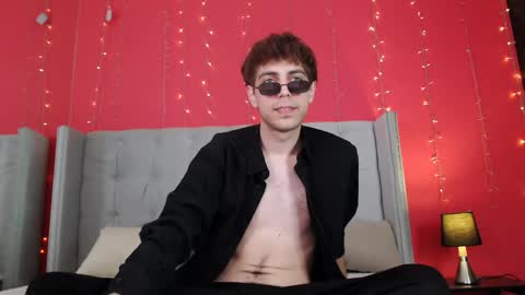 milkhunter_ online show from April 14, 2026, 8:37 pm