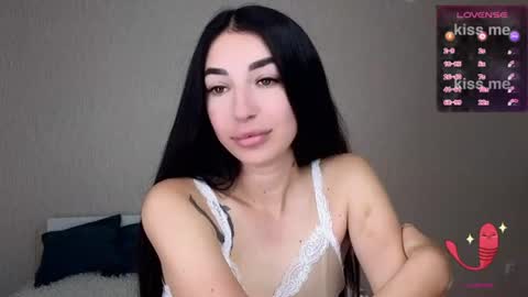 milkiss_kiss online show from June 17, 2026, 6:16 am