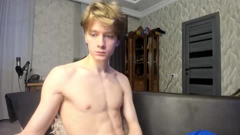 Snapshot of milkiwy chatting on February 8, 2026, 4:49 am Isaac online show from February 8, 2026, 4:49 am