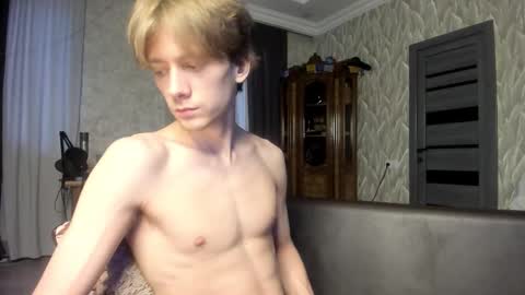 Snapshot of milkiwy chatting on February 15, 2026, 4:31 am Isaac online show from February 15, 2026, 4:31 am