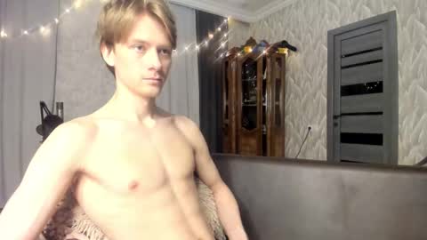 Snapshot of milkiwy chatting on February 16, 2026, 2:40 am Isaac online show from February 16, 2026, 2:40 am